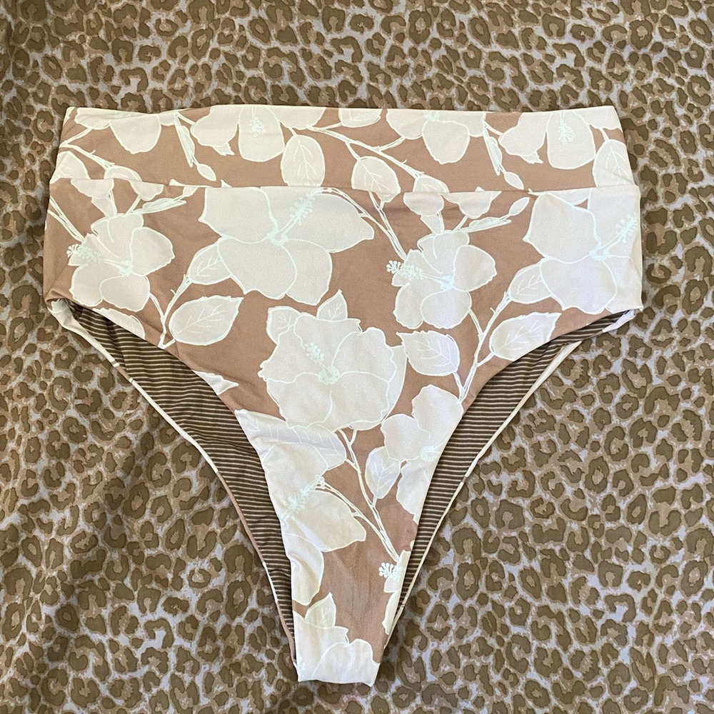 Acacia Bottom